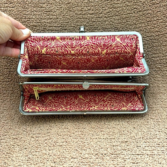 HOBO Handbags - HOBO clutch leather wallet